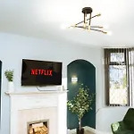 3bedrooms Stylish With Free Parking & Hot Tub *