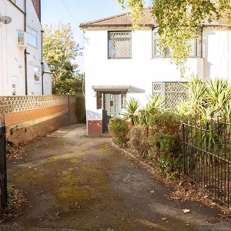 Διαμέρισμα 3bedrooms Stylish With Free Parking & Hot Tub