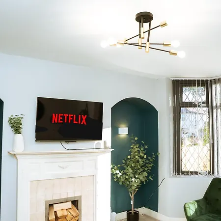 3bedrooms Stylish With Free Parking & Hot Tub *