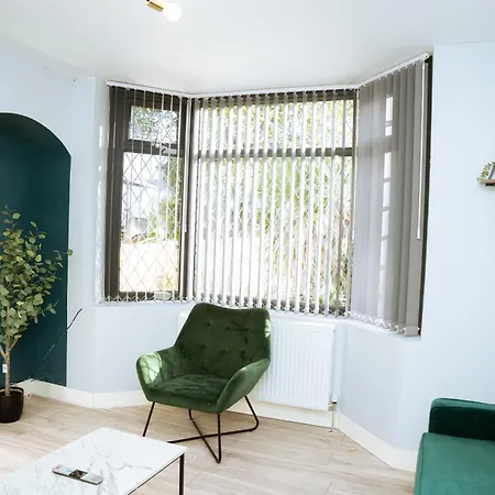 3bedrooms Stylish With Free Parking & Hot Tub Лідс