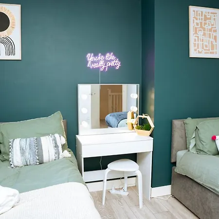 3bedrooms Stylish With Free Parking & Hot Tub Апартаменти Лідс