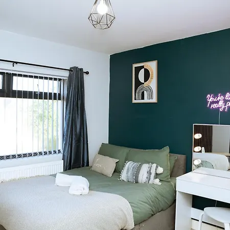 3bedrooms Stylish With Free Parking & Hot Tub *