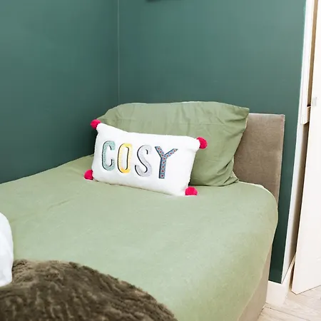 3bedrooms Stylish With Free Parking & Hot Tub Апартаменти