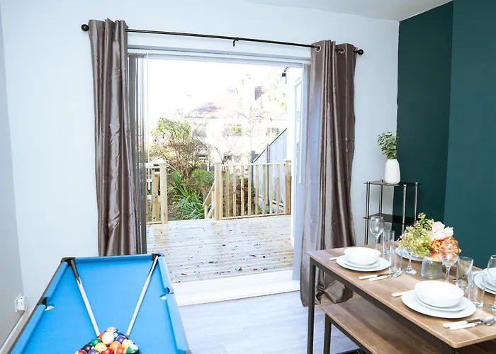 Διαμέρισμα 3bedrooms Stylish With Free Parking & Hot Tub