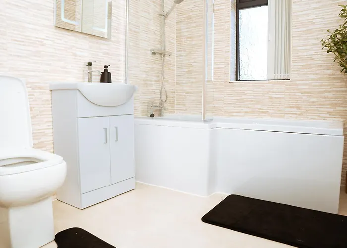 3bedrooms Stylish With Free Parking & Hot Tub * Leeds (West Yorkshire)