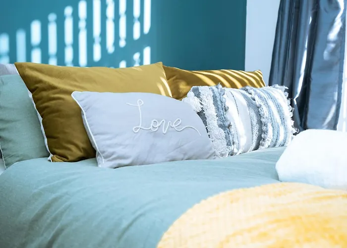 3bedrooms Stylish With Free Parking & Hot Tub דירה