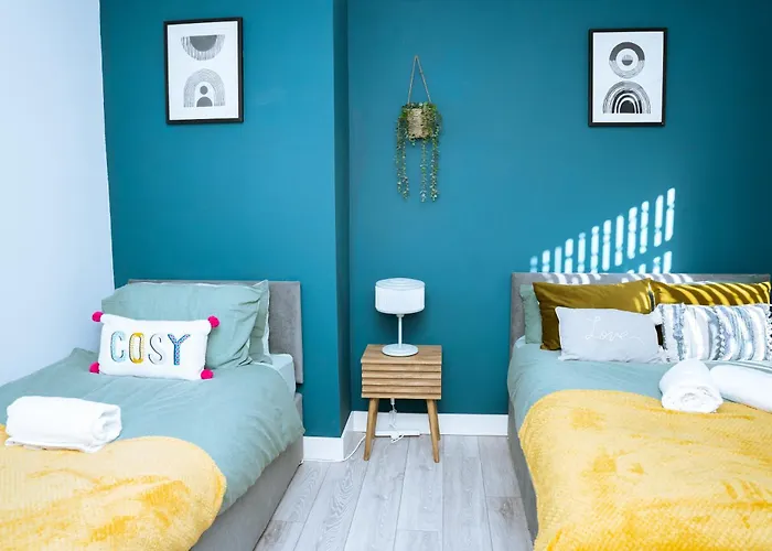 3bedrooms Stylish With Free Parking & Hot Tub דירה *