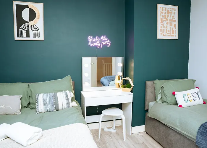 3bedrooms Stylish With Free Parking & Hot Tub דירה לידס